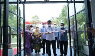 Digagas Ketua IKA UNRI, Rektor UNRI Resmikan One Alumni Coffee