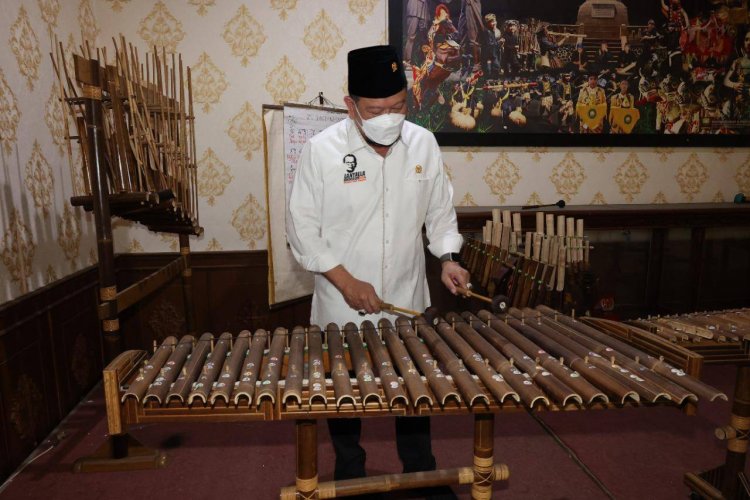 Ketua DPD RI AA LaNyalla Mahmud Mattalitti Apresiasi Pemecahan Rekor Dunia Angklung