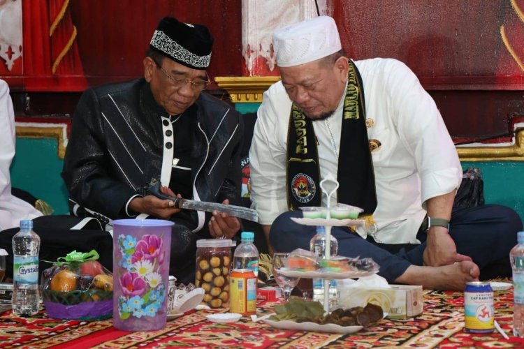 AA LaNyalla Mahmud Mattalitti Diangkat Jadi Pembina Paguron Jalak Banten Nusantara
