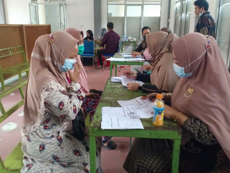 590 Santri dan Guru Ponpes Nurul Iman Ikuti Vaksinasi Covid-19