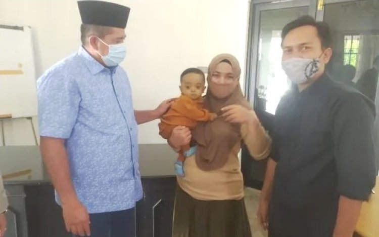 Bocah Penderita Atresia Bilier Terima Bantuan Rp100 Juta