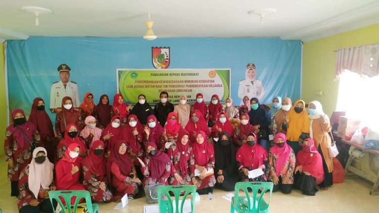 Unilak Bantu Tim PKK Bangun Kewirausahaan Lewat Produk Jahe Merah Instan