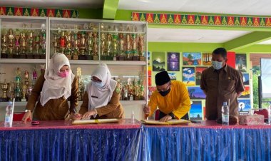 Jalin Kerjasama dengan SMAN 6 Pekanbaru, Rektor Unilak Motivasi Siswa untuk Kuliah