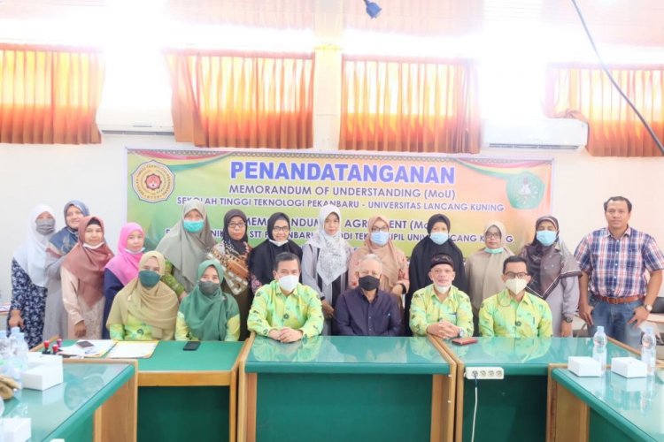 Wujudkan MBKM, STT Pekanbaru Jalin Kerja Sama dengan Universitas Lancang Kuning