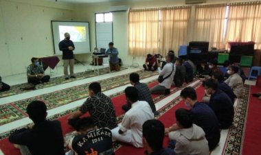 Rektor Unilak Ajak Siswa SMA IT Al-Ittihad Pekanbaru Kuliah