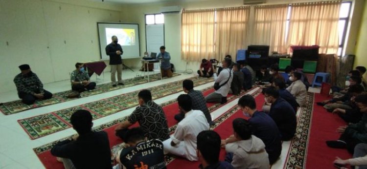 Rektor Unilak Ajak Siswa SMA IT Al-Ittihad Pekanbaru Kuliah
