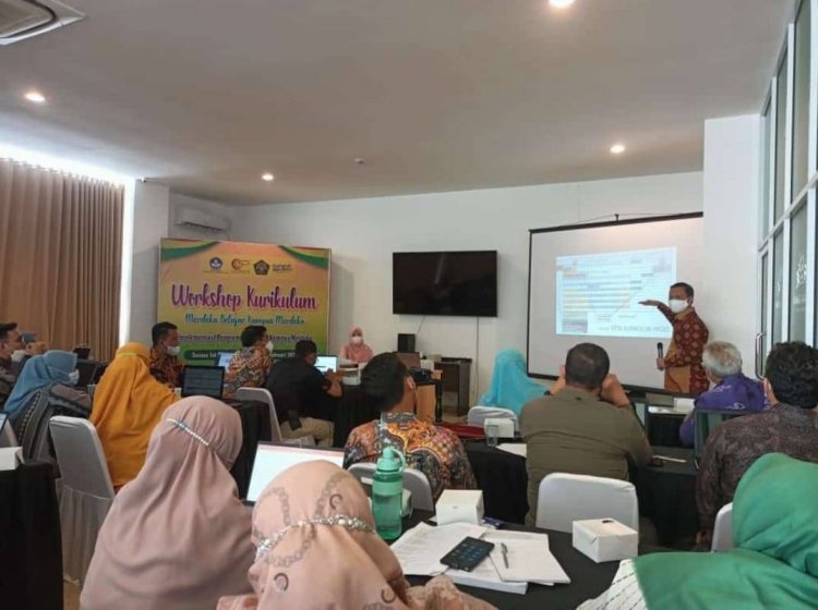 Universitas Abdurrab Gelar Workshop Kurikulum Merdeka Belajar Kampus Merdeka