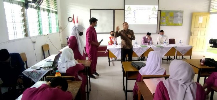 Motivasi Siswa untuk Kuliah, Rektor Unilak Jalin Kerjasama dengan SMAN 2 Pekanbaru