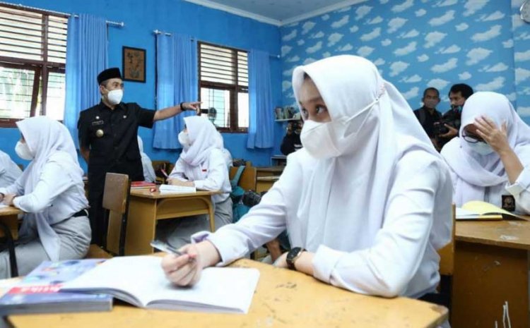 Pemprov Riau Telah Bangun 396 Ruang Kelas Baru dan 272 Laboratorium Kejuruan