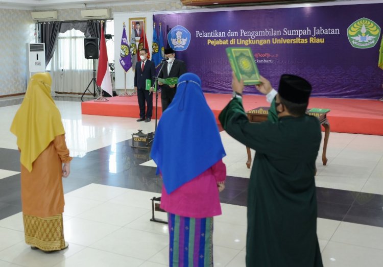 Tingkatkan Pelayanan di Fakultas Keperawatan, Rektor UNRI Lantik Dua Wakil Dekan