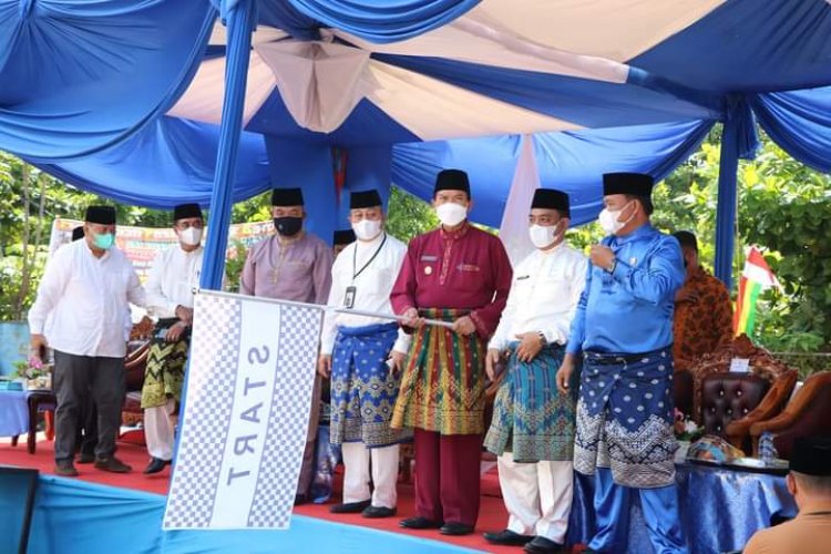 Wali Kota Firdaus Lepas Peserta Pawai Taaruf MTQ ke-54 Pekanbaru di Rumbai