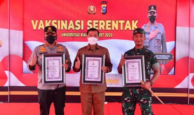 Capaian Vaksinasi Pekanbaru Tertinggi di Provinsi Riau, Walikota Raih Penghargaan Wakapolri
