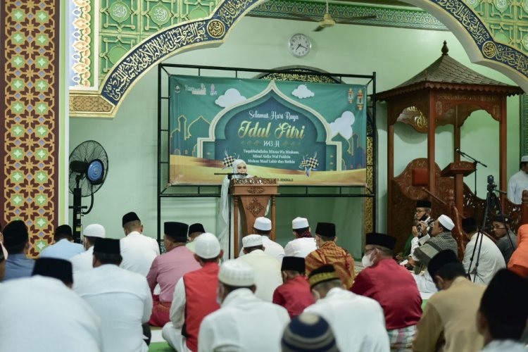 Shalat Ied Idul Fitri 1443 Hijriah, Bupati Bengkalis Ajak Masyarakat Bersatu Bangun Negeri Hilangkan Iri dan Dengki