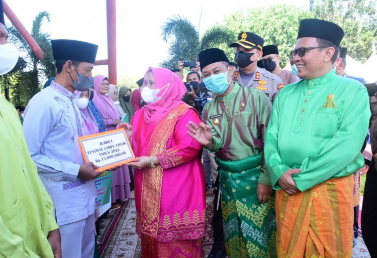 Desa Pangkalan Batang Barat Juara I Festival Lampu Colok Tahun 2022, Bupati Minta Warisan Leluhur Dilestarikan