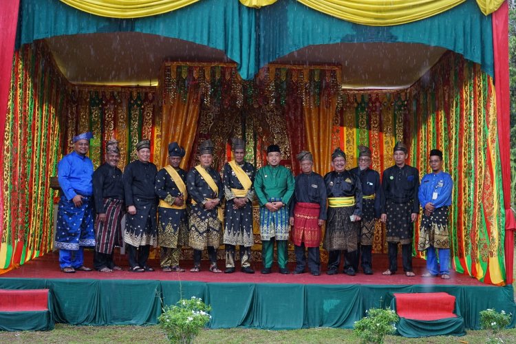Wabup Siak Hadiri Pengukuhan LAMR Sungai Apit