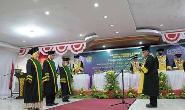 Rektor Universitas Riau Kukuhkan Tiga Guru Besar