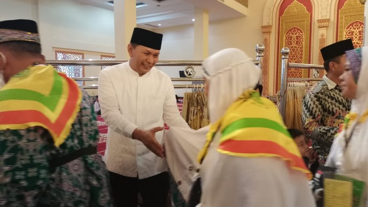 Lepas Keberangkatan 241 CJH, Wabup Minta Doakan Kemajuan Rohul