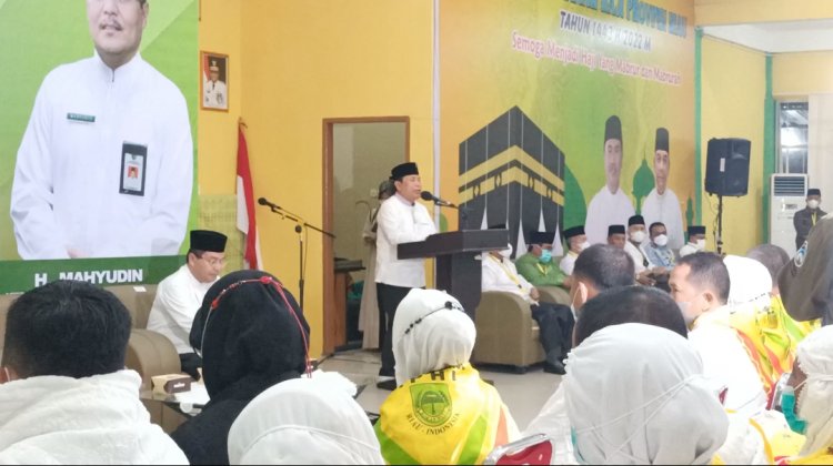 Bupati Rohul Lepas Calon Jemaah Haji Riau Kloter 9 Menuju Tanah Suci