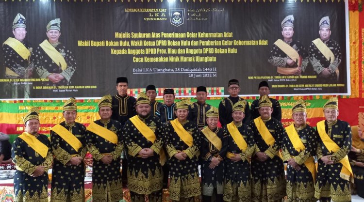 LKA Ujungbatu Taja Syukuran Gelar Kehormatan Adat Wabup, Wakil Ketua dan Anggota Dewan Rohul