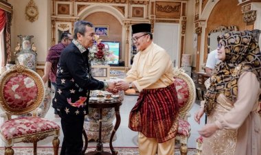 Gubri Syamsuar Jemput Mantan Gubernur untuk Hadiri Hari Jadi ke-65 Riau