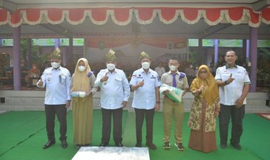 Gubri dan Wagubri Hadiri Peringatan HUT ke-67 SMAN 1 Pekanbaru