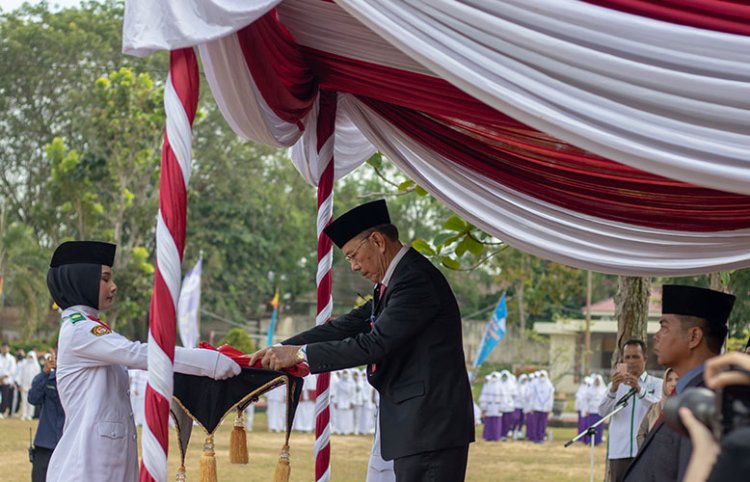 1.500 Mahasiswa Baru Universitas Pahlawan Tuanku Tambusai Ikuti Upacara HUT Ke-77 RI