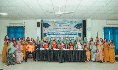 Prodi D3 Kebidanan Universitas Abdurrab Gelar Yudisium dan Angkat Sumpah Angkatan XVII