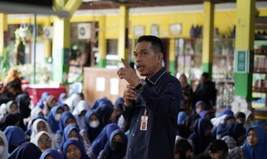 Kadiskominfotik Provinsi Riau Ajak Siswa Bijak Bermedia Sosial