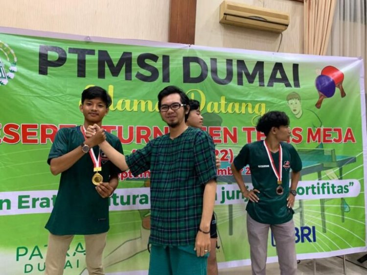 Asbul Mizan Mahasiswa FIKOM UIR Raih Juara 1 Pertandingan Tenis Meja se-Riau