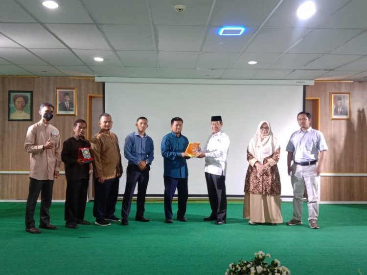 112 Santri Al-Ihsan Boarding School Pekanbaru Kunjungi Universitas Muhammadiyah Riau