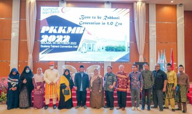 Dibuka Susiana Tabrani, 812 Mahasiswa Baru Universitas Abdurrab Ikuti PKKMB 2022