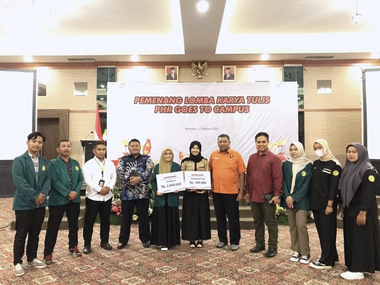 Nur Walidaini Mahasiswi Umri Raih Juara Lomba Karya Tulis Pertamina Hulu Rokan Goes To Campus