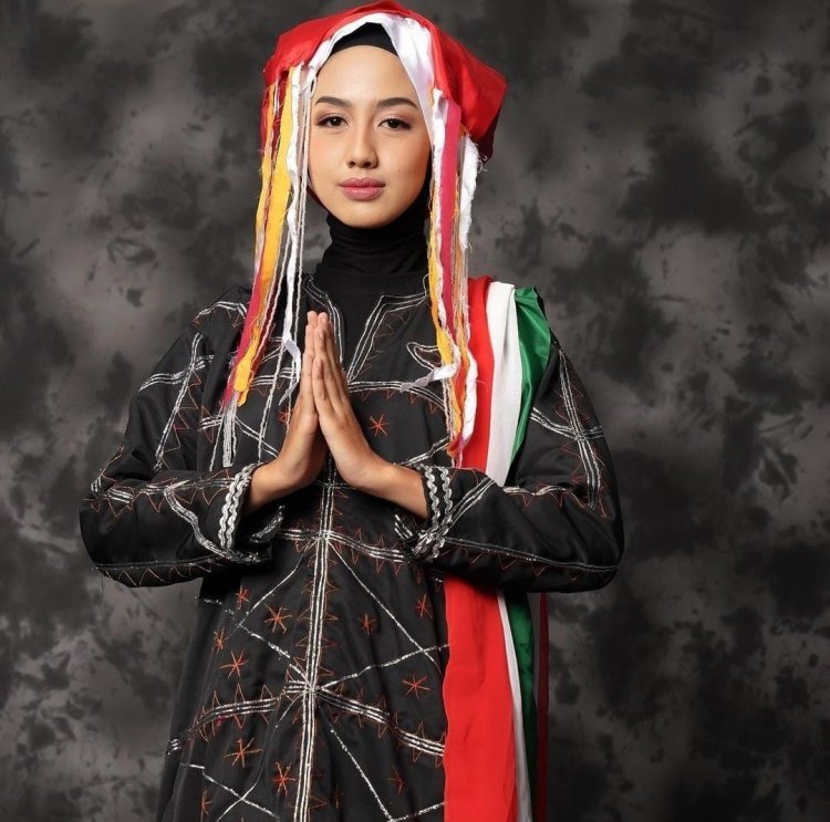 Rektor UNIKS Apresiasi Annisa Fadhila Mahasiswi UNIKS Terpilih Sebagai Dara Riau 2022
