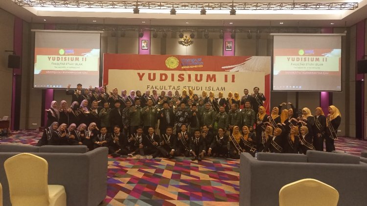 54 Mahasiswa Fakultas Studi Islam Umri Ikuti Yudisium