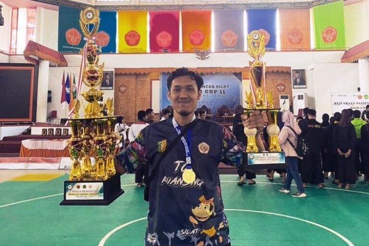 Bagas Prasetyo Mahasiswa Fakultas Hukum UIR Raih Juara 1 Kejurnas Pencak Silat