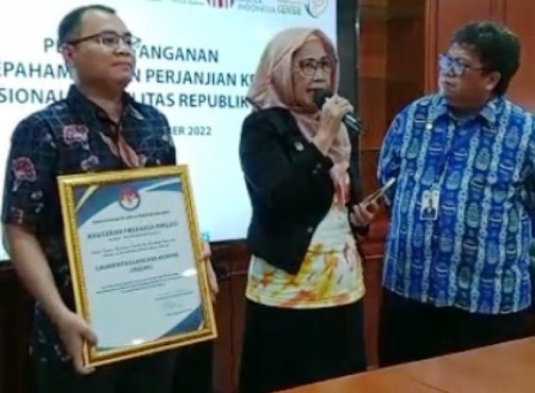 Rektor Unilak Raih Penghargaan dari Komnas Disabilitas RI