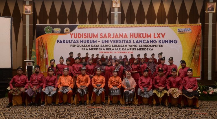 Arini Pangaribuan Jadi Pemuncak Yudisium LXV Fakultas Hukum Unilak