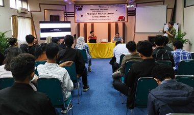 PCR Hadirkan Dosen Tamu pada Perkuliahan Manajemen Jaringan dan Keamanan