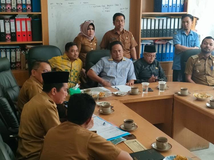 Komisi IV DPRD Kampar RDP dengan Masyakat dan Perusahaan, Pertanyakan Penutupan Hingga Perawatan Jalan