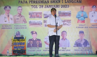 Gubri Syamsuar Resmikan SMK Swasta Tasik Indah Jadi SMK Negeri 1 Langgam