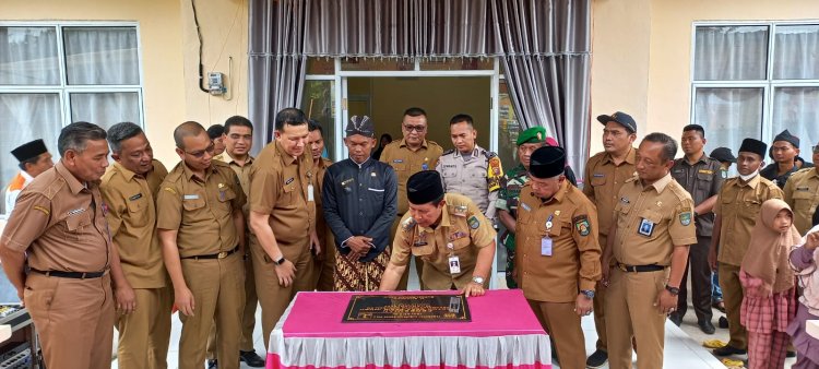 Kantor Desa Pasir Indah Diresmikan Bupati Rohul, Pelayanan Masyarakat Harus Ditingkatkan