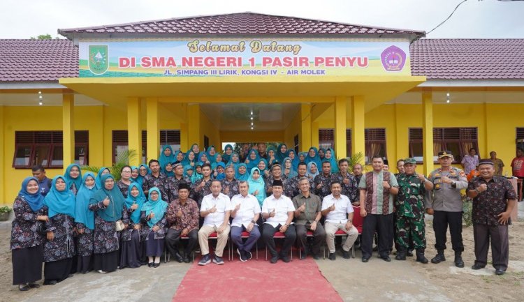 Berharap Siswa Lebih Berkualitas, Gubri Syamsuar Resmikan Gedung Baru SMAN 1 Pasir Penyu