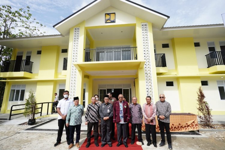 Bisa Dihuni 48 Mahasiswa, Rektor Dr Junaidi Resmikan Rusun Unilak