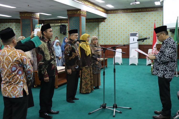 Rektor UIN Suska Riau Lantik Tiga Pejabat Baru
