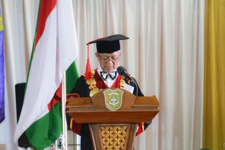 Rektor Prof Syafrinaldi Sampaikan Deretan Prestasi UIR Setahun Terakhir