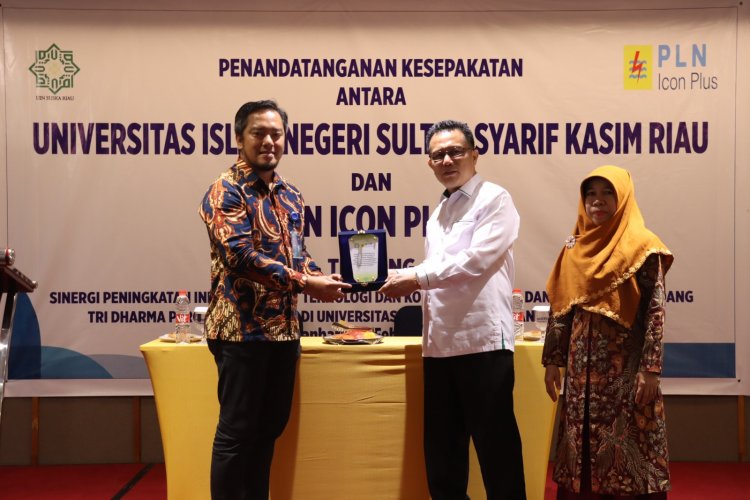 Rektor UIN Suska Riau dan GM SBT Icon Plus Tandatangani MoU dan MoA