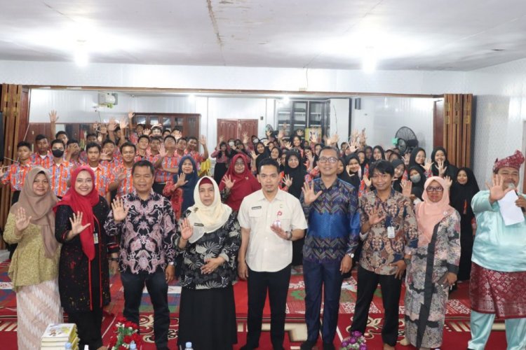 Diskominfotik Riau Gelar Literasi Media di SMAN 5 Pekanbaru