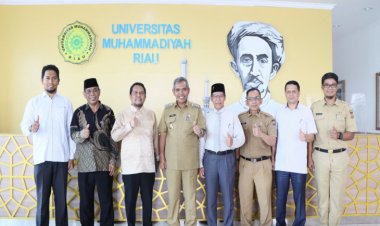 Pj Bupati Kampar Kamsol Silaturahmi dengan Rektor dan Civitas UMRI