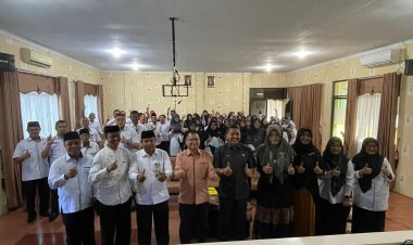 Jadi Pembina Upacara Bendera, Rektor Unilak Motivasi Siswa MAN 2 Pekanbaru untuk Kuliah