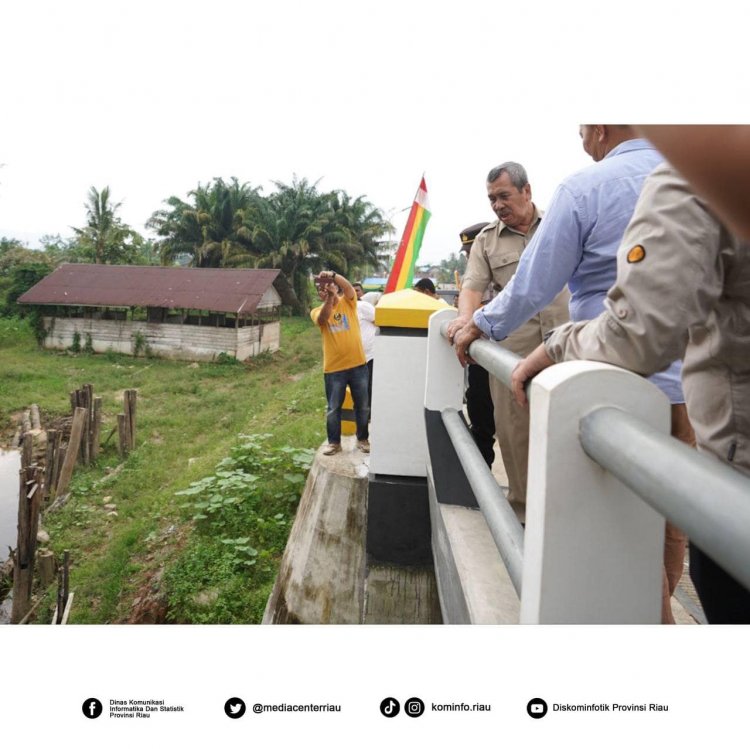 Gubri Resmikan Dua Jembatan di Rokan IV Koto, Berharap Dapat Meningkatkan Ekonomi Masyarakat